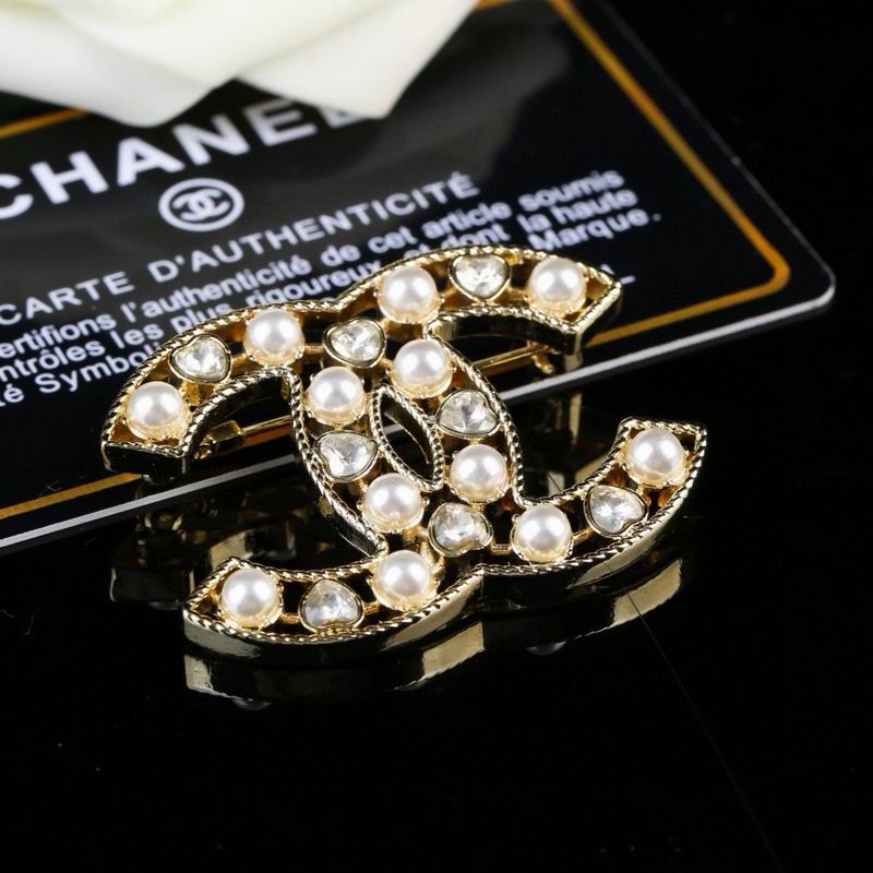 Chanel Brooch 05yxs142